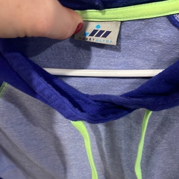 Moret Hoodie purple size small thumb holes - Picture 2 of 5